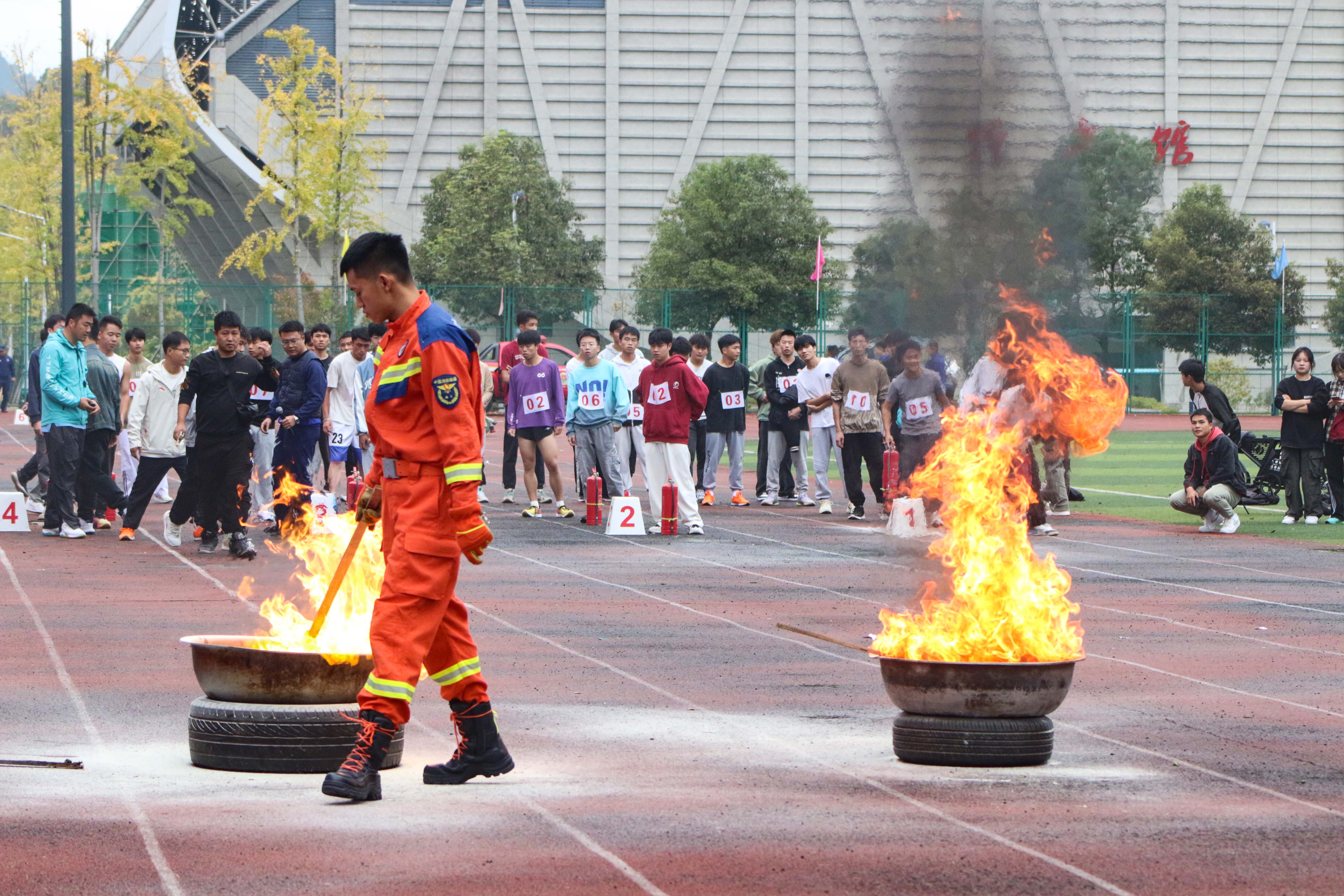 2023年德江县消防宣传月活动启动仪式暨第二届大学生消防技能运动会在贵州工程职业学院举行(图16)